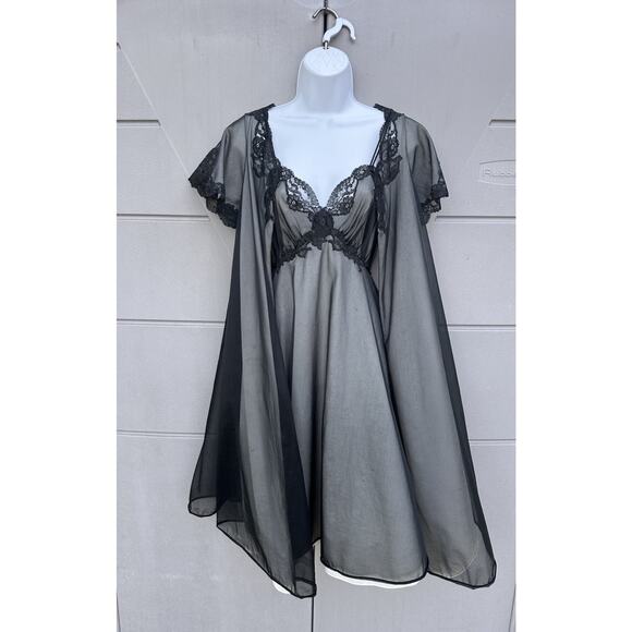 VTG 1960’s Warners Black Peignoir Set Lace Robe & Nightgown Nylon Sz 32 Coquette